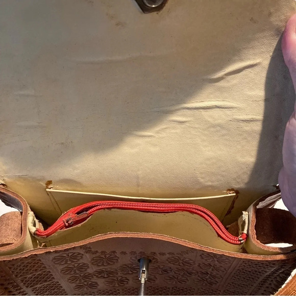 TOOLED Leather Shoulder Bag With Unique Clasp and Inside Pocket Compartments - Picture 8 of 16